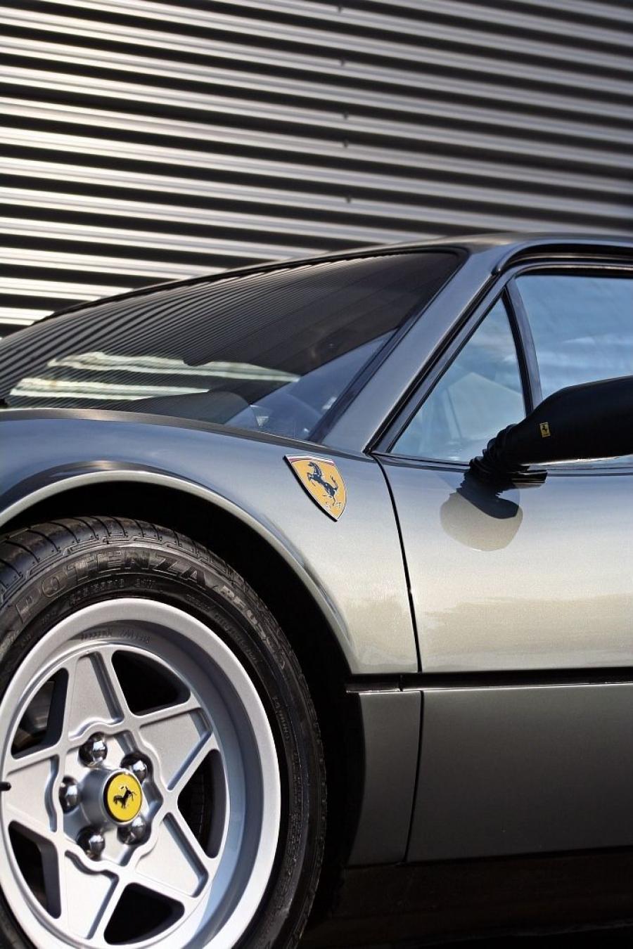  Ferrari 308 GTB Quattrovalvole 1982 года  (фото 12 из 61)